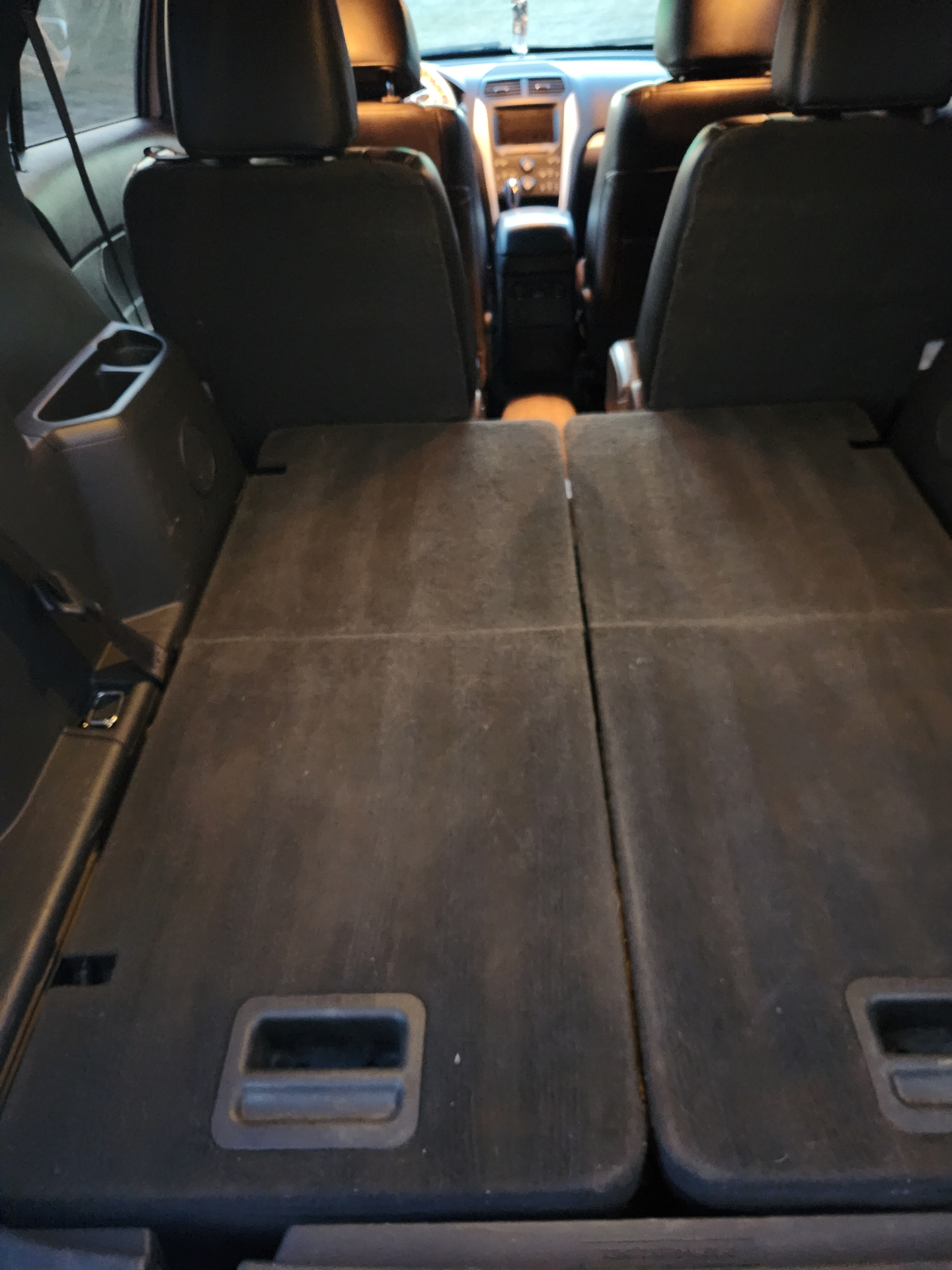 Interior Detail — Ford Explorer photo 2