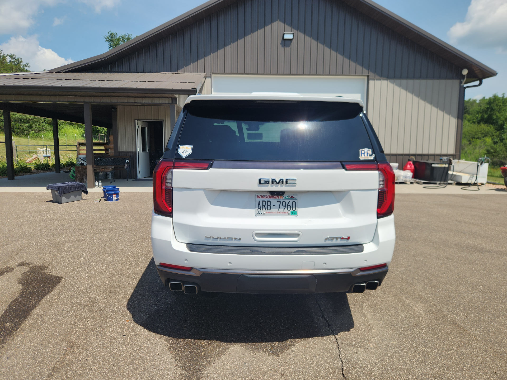 Exterior Detail + Clay Bar — GMC SUV photo 2