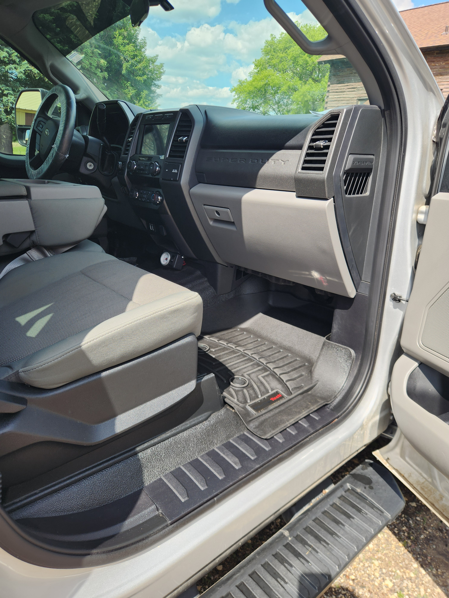 Interior Detail — Ford F-250 Super Duty photo 2